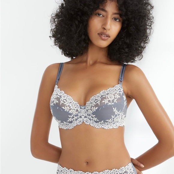 Wacoal Embrace Lace Underwire Bra 34 DD TWO BRAS FOR THE PRICE OF ONE - Picture 3 of 9